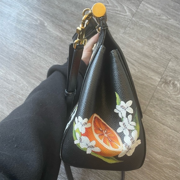 ✨ STUNNING AND RARE DOLCE & GABBANA ORANGE BLOSSOM SICILY TOTE ✨ - Picture 5 of 8